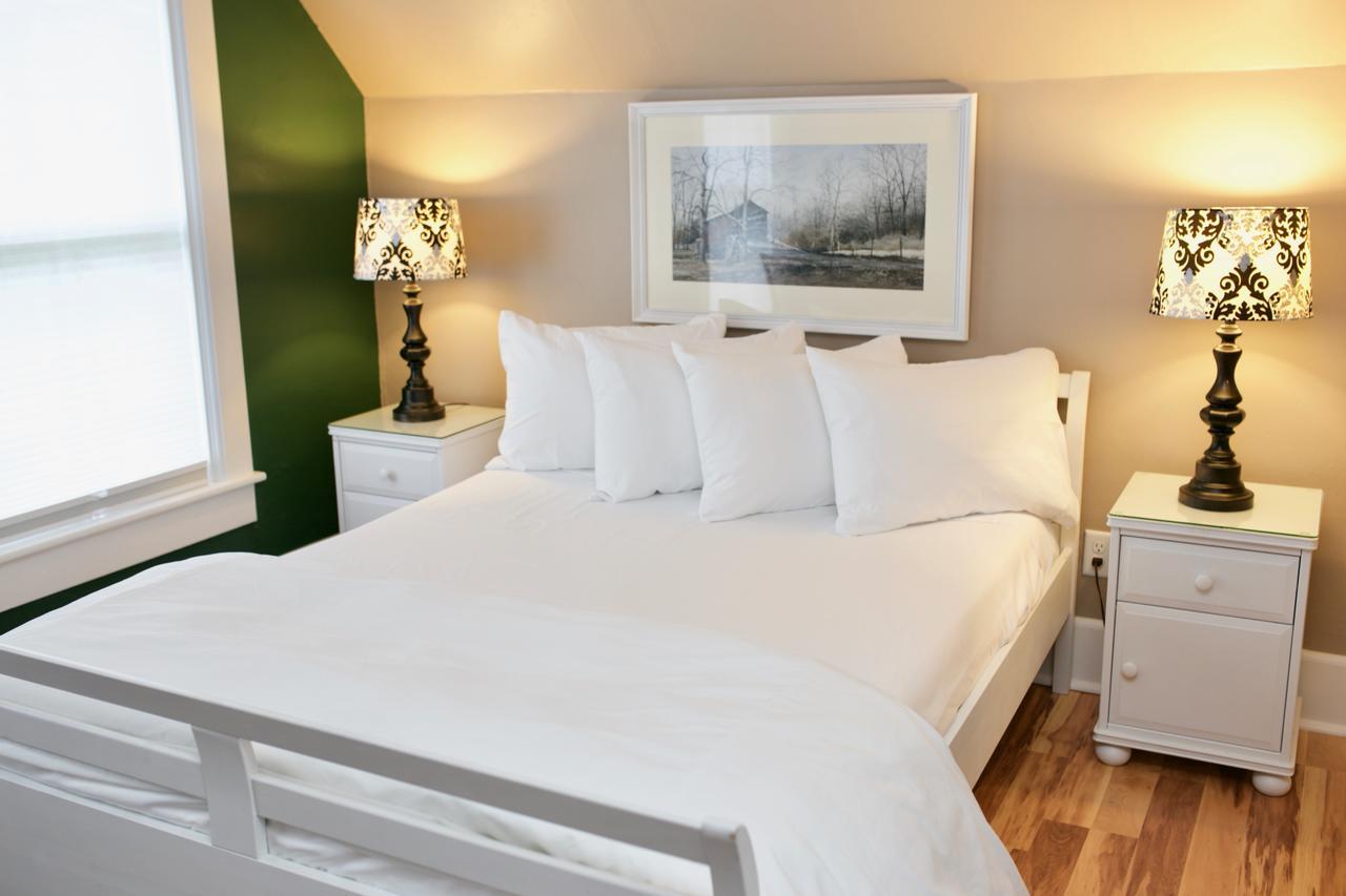 At Kampfires Inn 3*